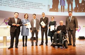 Auszeichnung von Frauen und M&auml;nnern