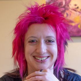 Portraitbild von Juliane aus Dresden. 