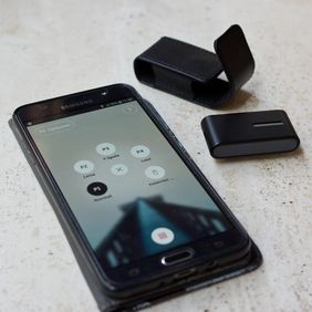 Smartphone mit App für die Steuerung der Hörtechnik