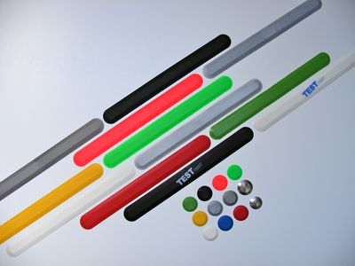 Bodenindikatoren in verschiedenen Farben und Ausführungen